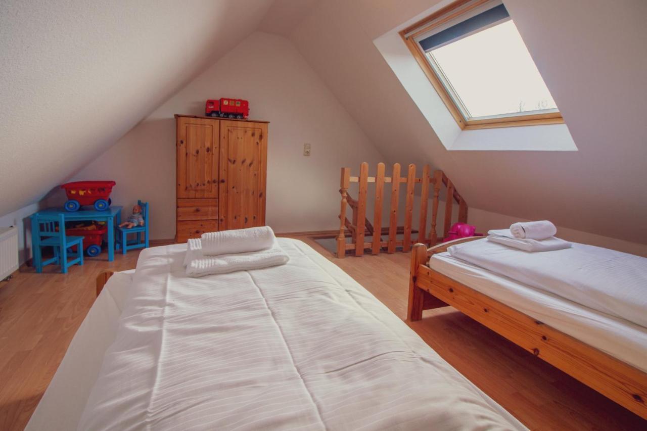 Apartamento Haus Leuchtturm - Flut Krummhörn Exterior foto